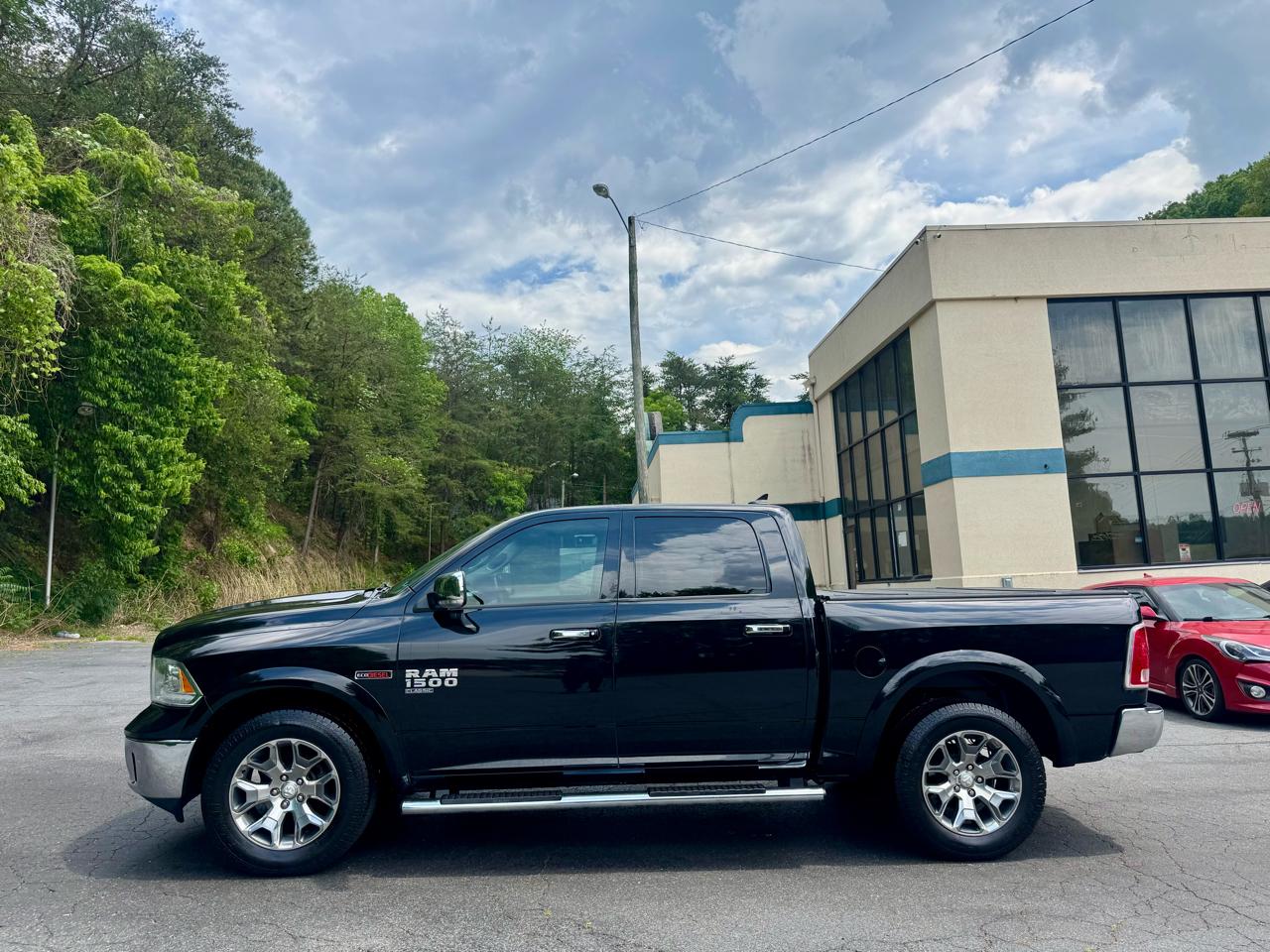 RAM 1500 Classic Crew Cab 4WD 2019