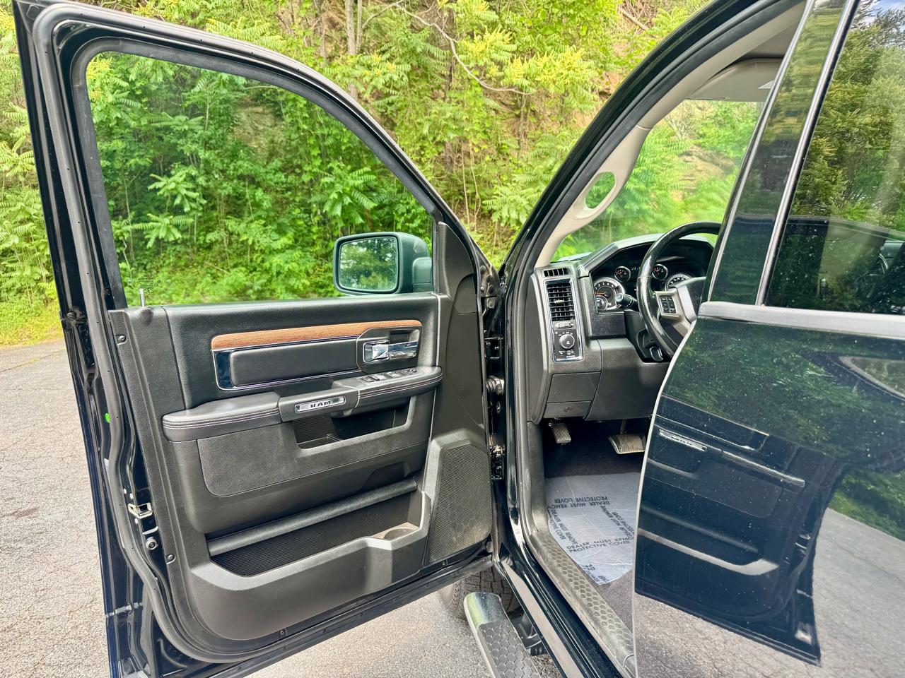 RAM 1500 Classic Crew Cab 4WD 2019