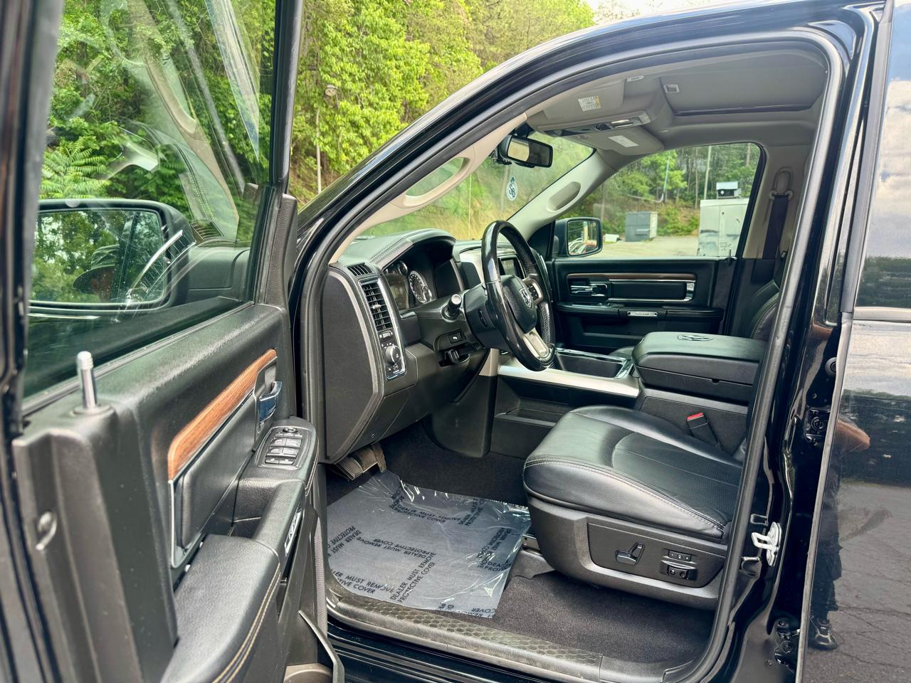 RAM 1500 Classic Crew Cab 4WD 2019