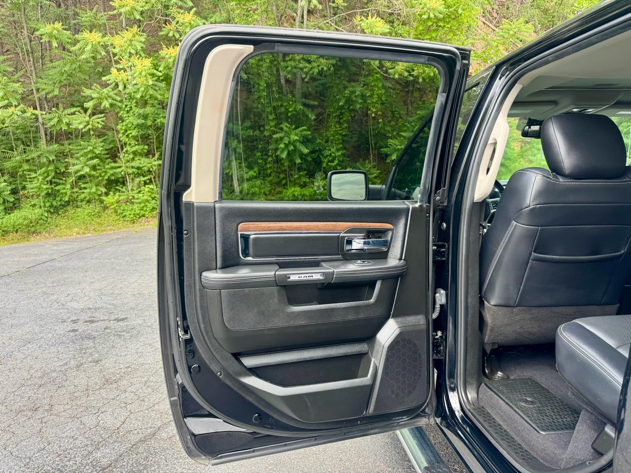 RAM 1500 Classic Crew Cab 4WD 2019
