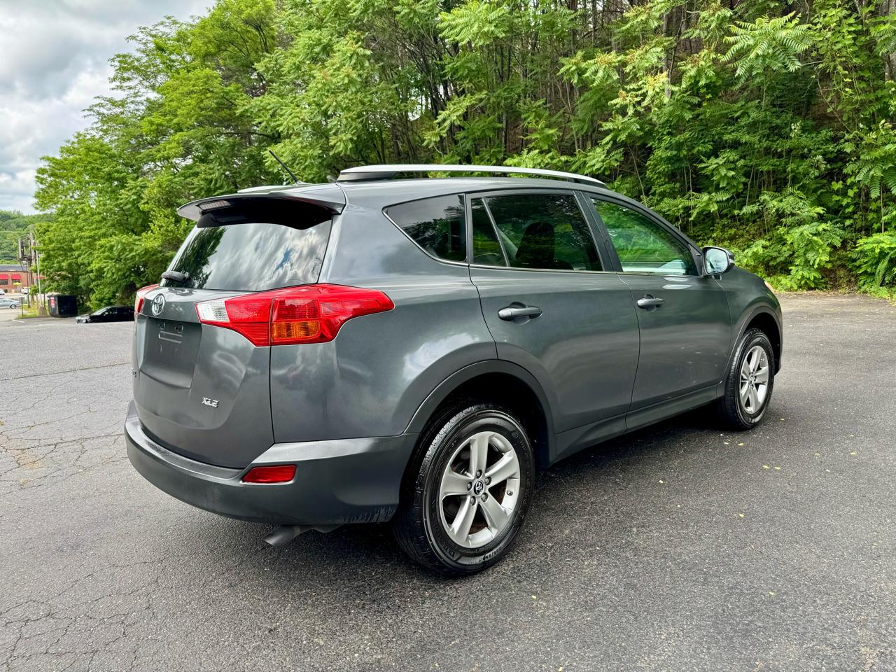 Toyota RAV4 XLE FWD 2015