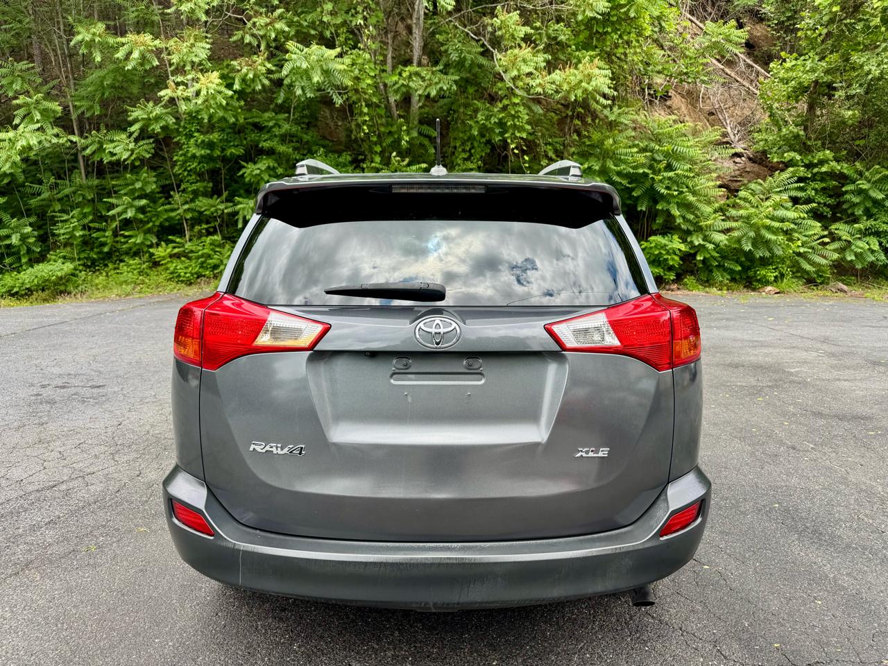 Toyota RAV4 XLE FWD 2015
