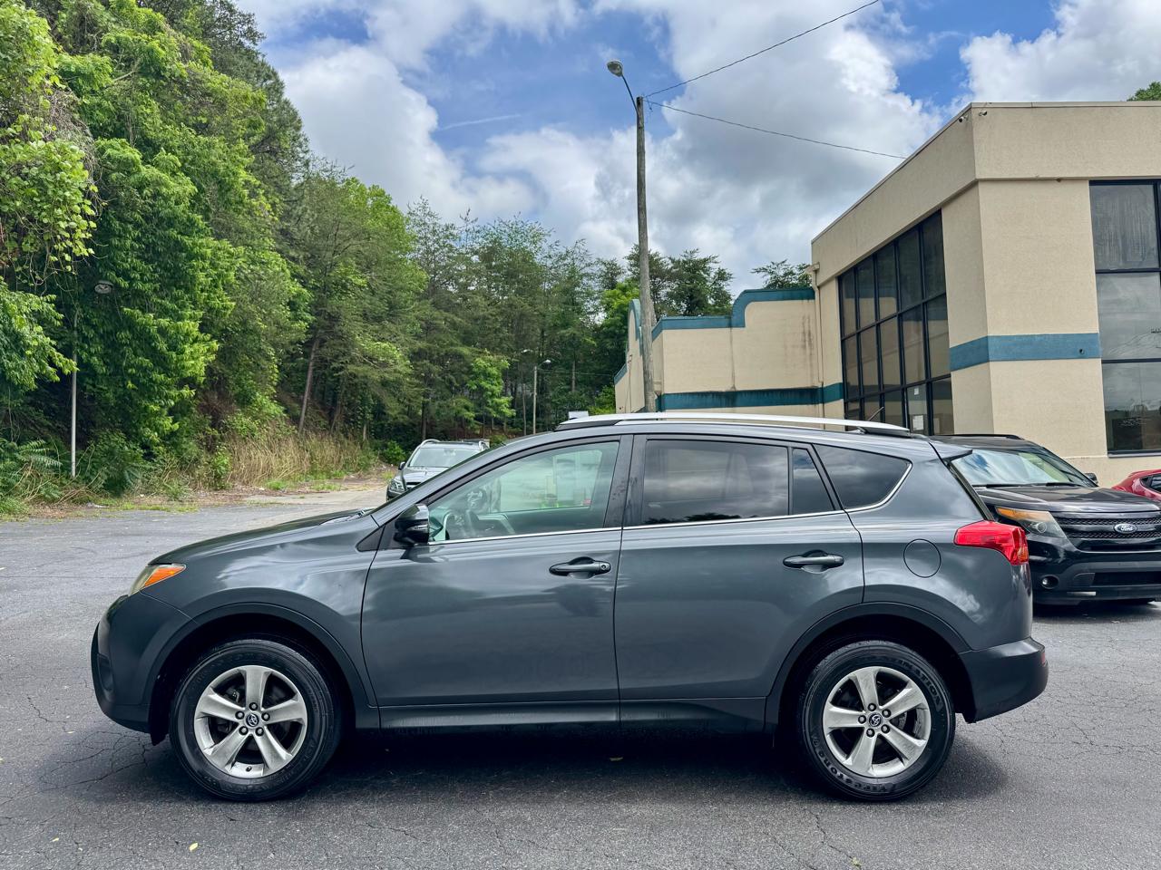 Toyota RAV4 XLE FWD 2015