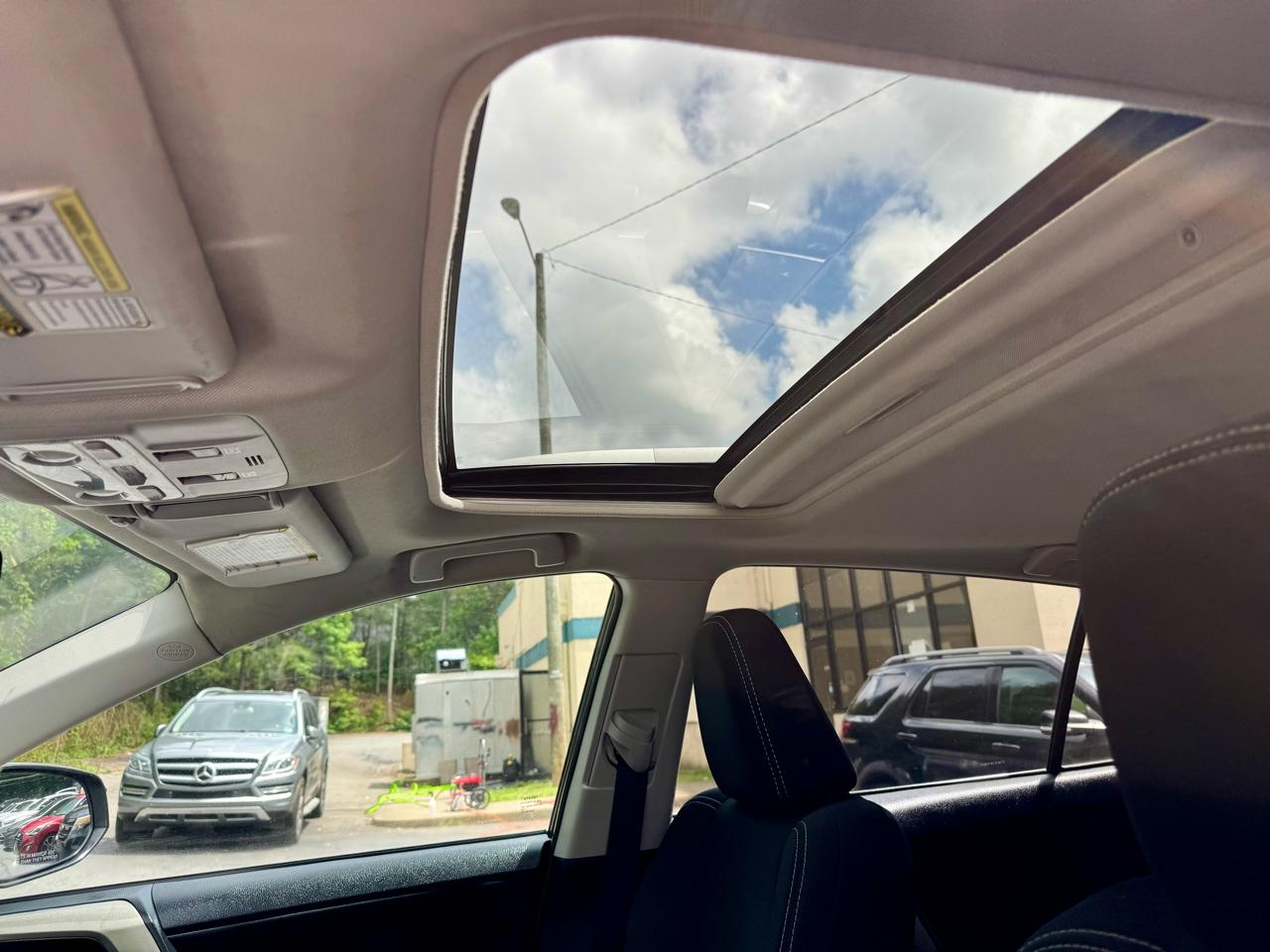Toyota RAV4 XLE FWD 2015