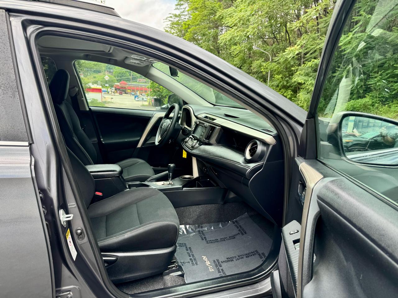 Toyota RAV4 XLE FWD 2015