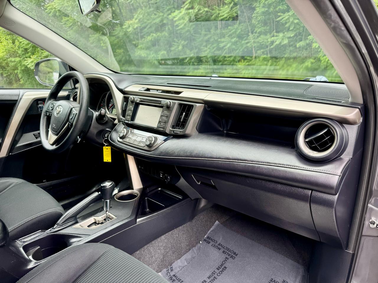 Toyota RAV4 XLE FWD 2015