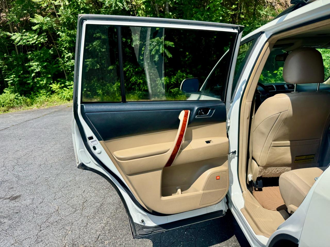 Toyota Highlander Hybrid Limited 4WD 2012