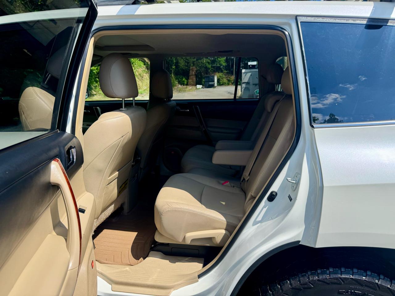 Toyota Highlander Hybrid Limited 4WD 2012