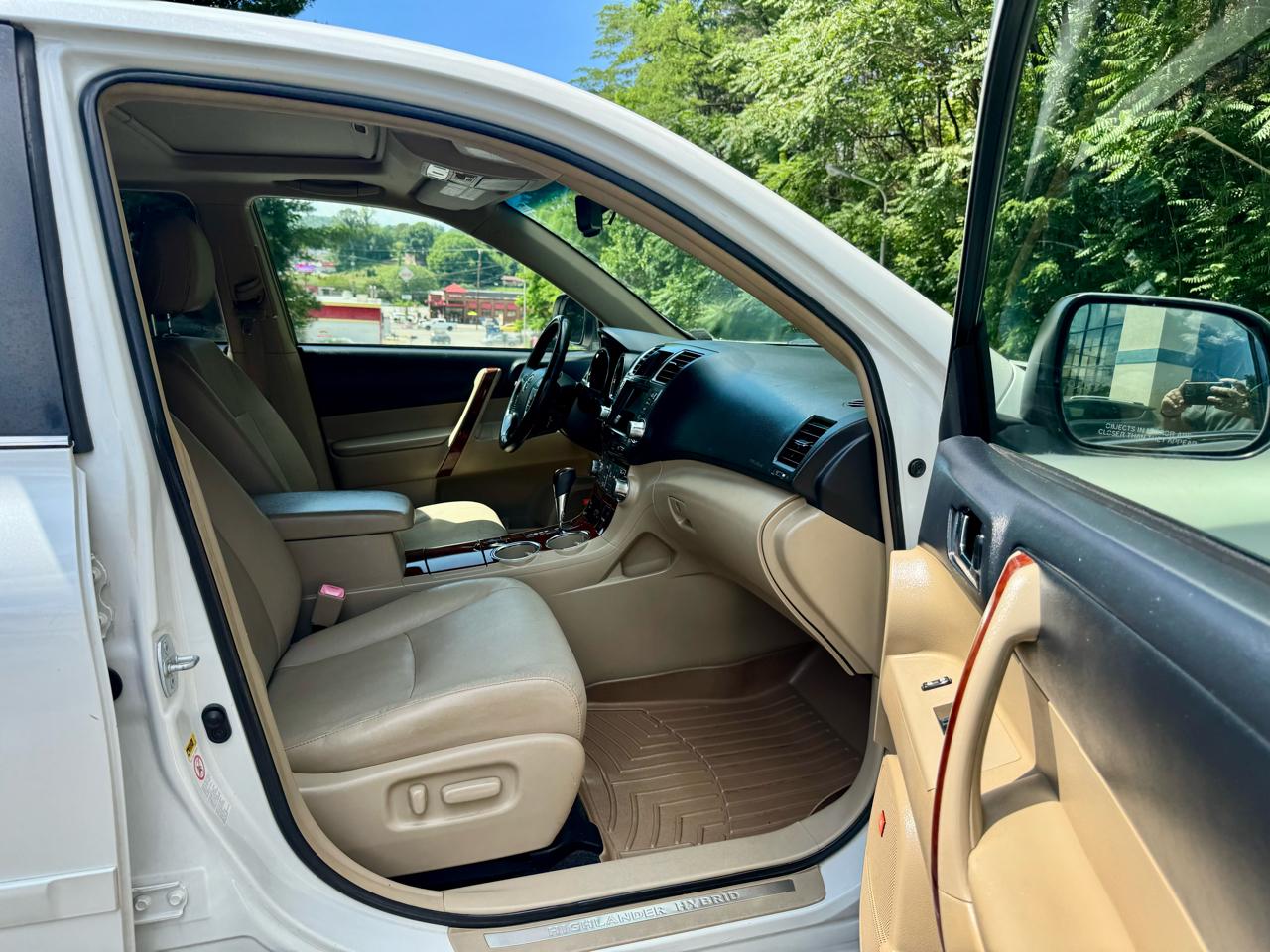 Toyota Highlander Hybrid Limited 4WD 2012