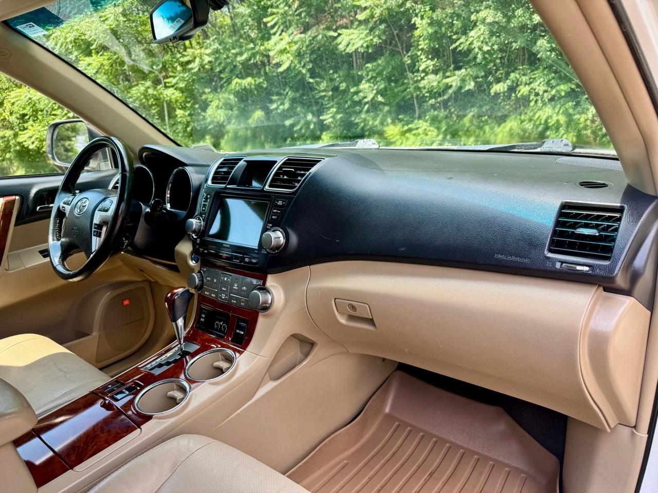 Toyota Highlander Hybrid Limited 4WD 2012