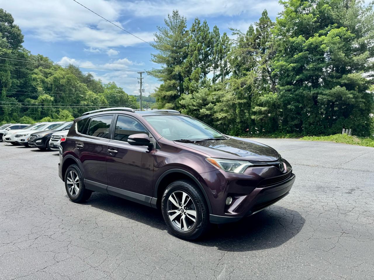 Toyota RAV4 XLE FWD 2017