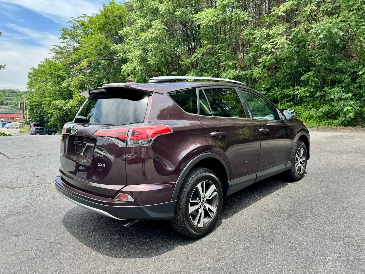 Toyota RAV4 XLE FWD 2017