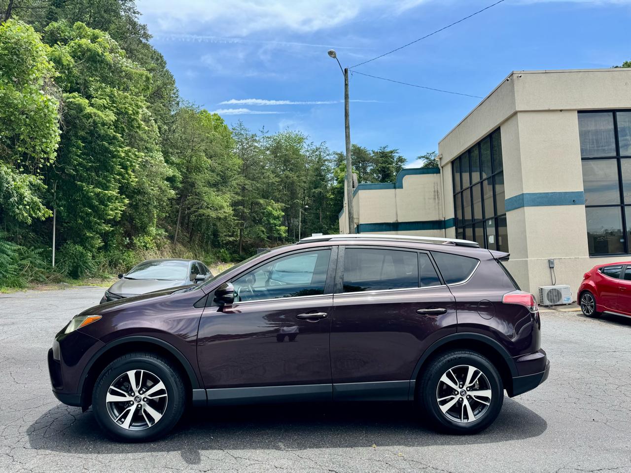 Toyota RAV4 XLE FWD 2017