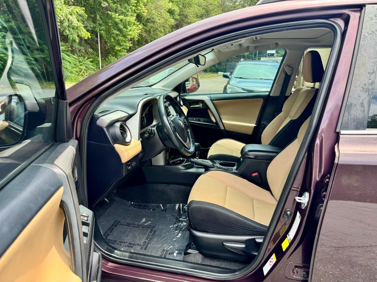 Toyota RAV4 XLE FWD 2017