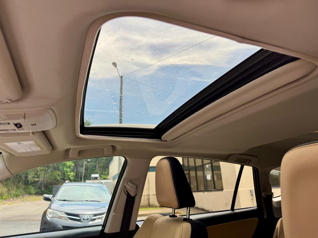Toyota RAV4 XLE FWD 2017
