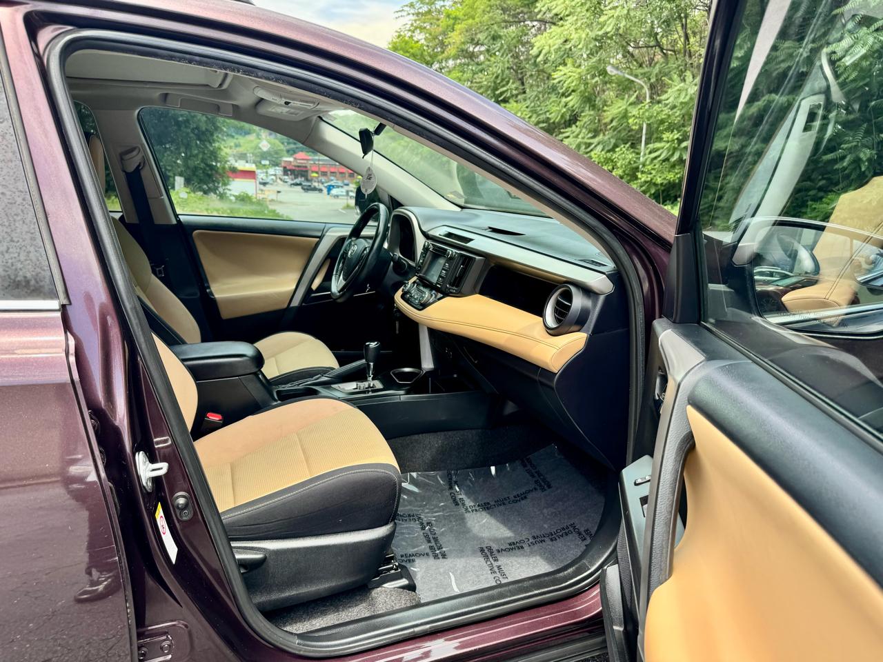 Toyota RAV4 XLE FWD 2017
