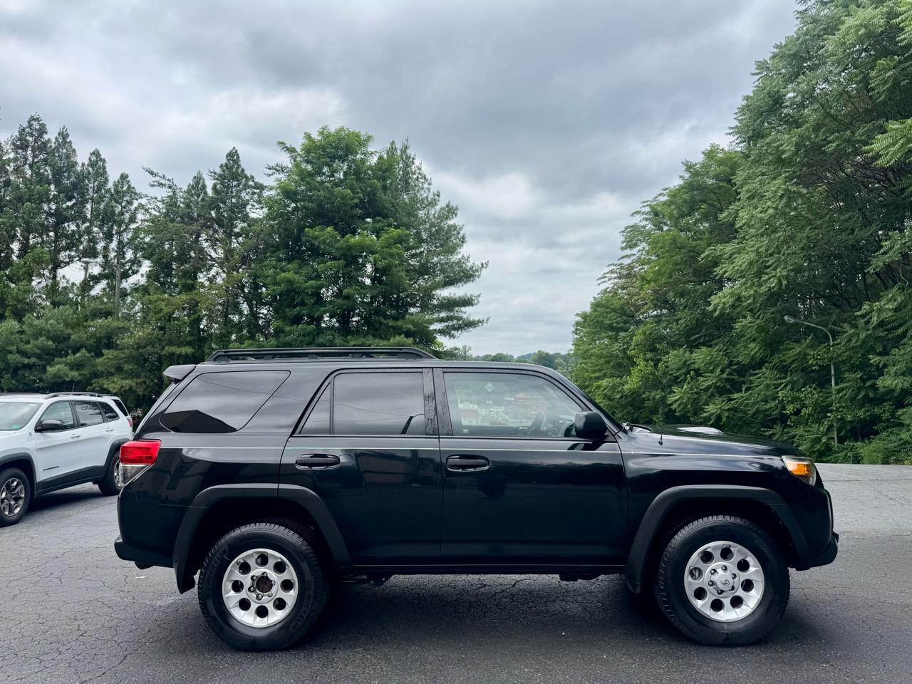 Toyota 4Runner SR5 4WD 2010