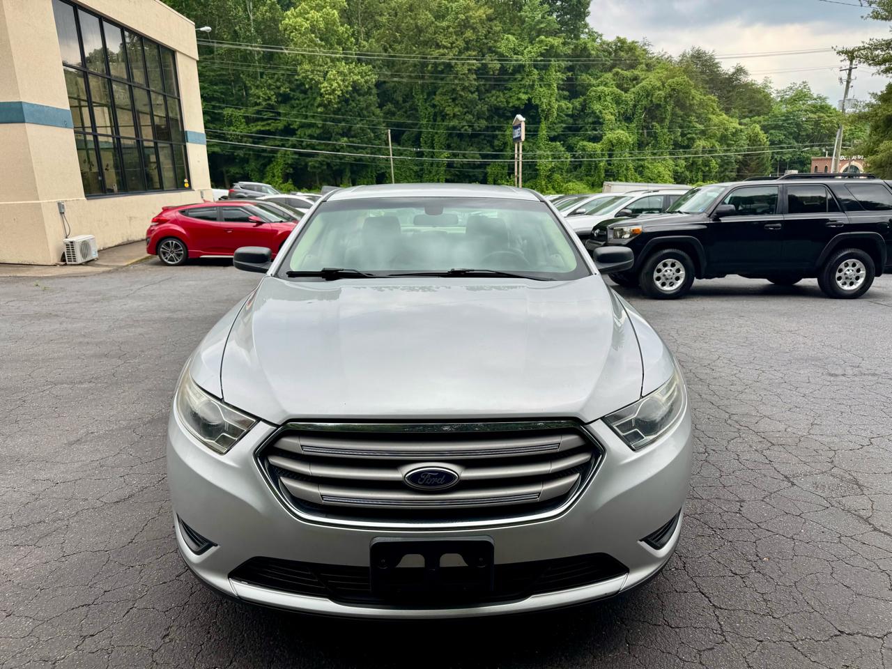 Ford Taurus SE FWD 2013