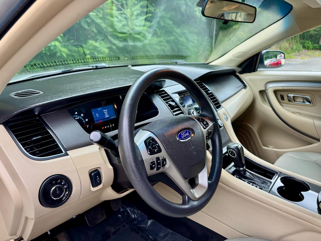 Ford Taurus SE FWD 2013