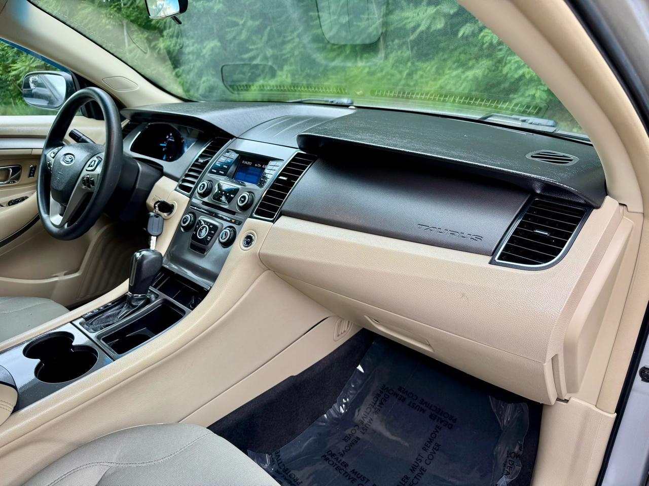 Ford Taurus SE FWD 2013