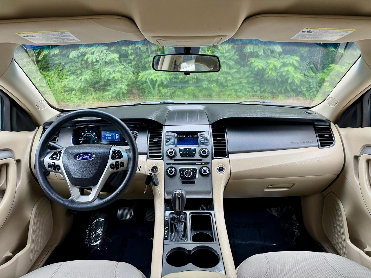 Ford Taurus SE FWD 2013