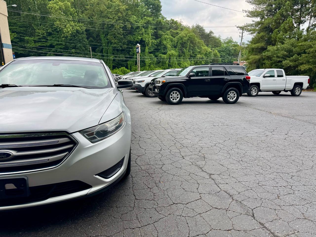 Ford Taurus SE FWD 2013