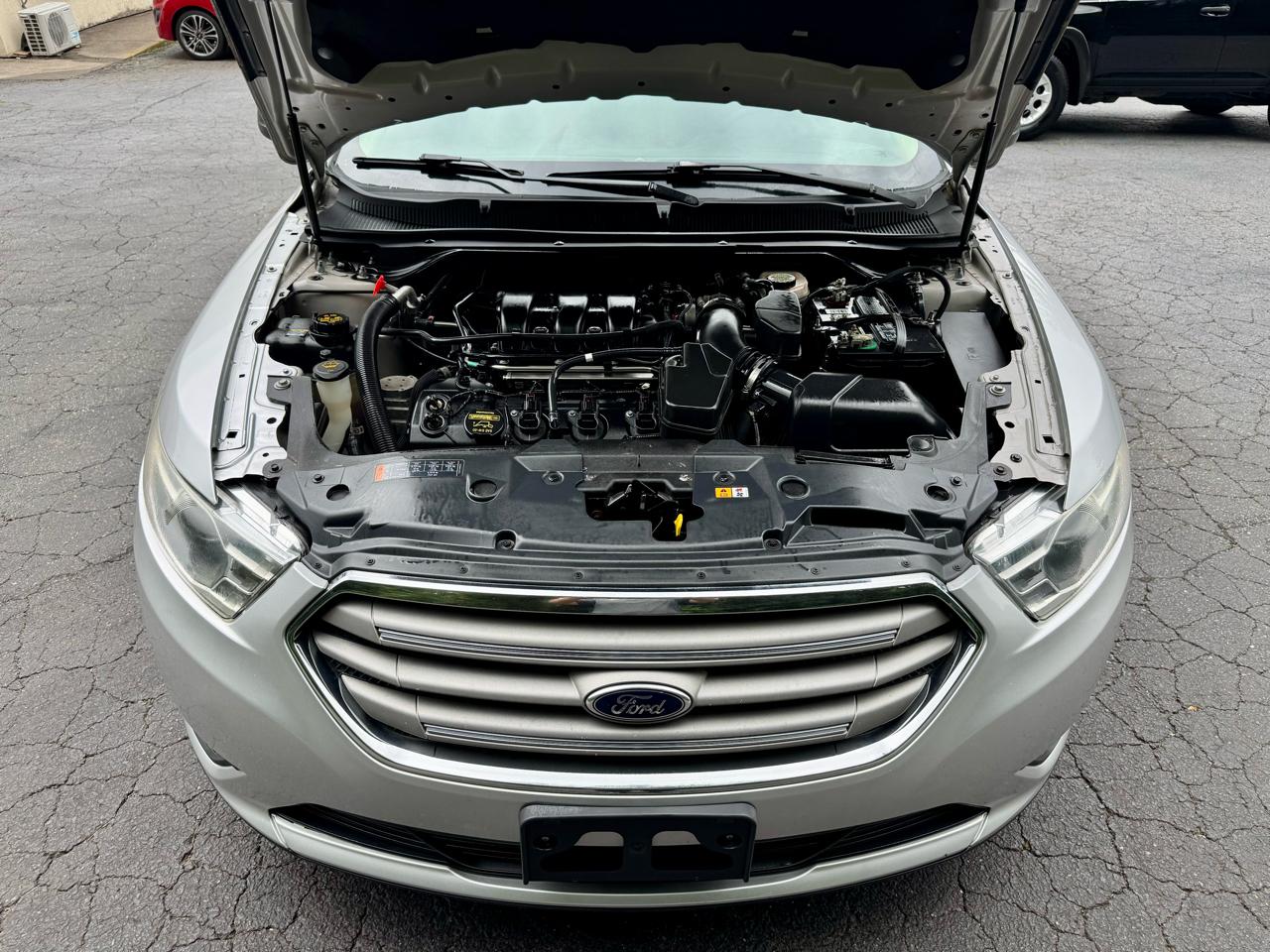 Ford Taurus SE FWD 2013