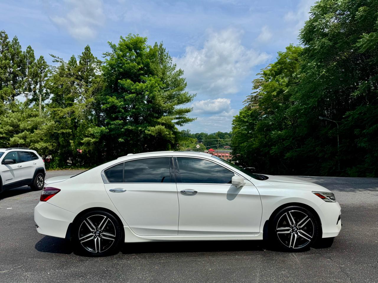 Honda Accord Touring V6 Sedan 6-Spd AT 2016