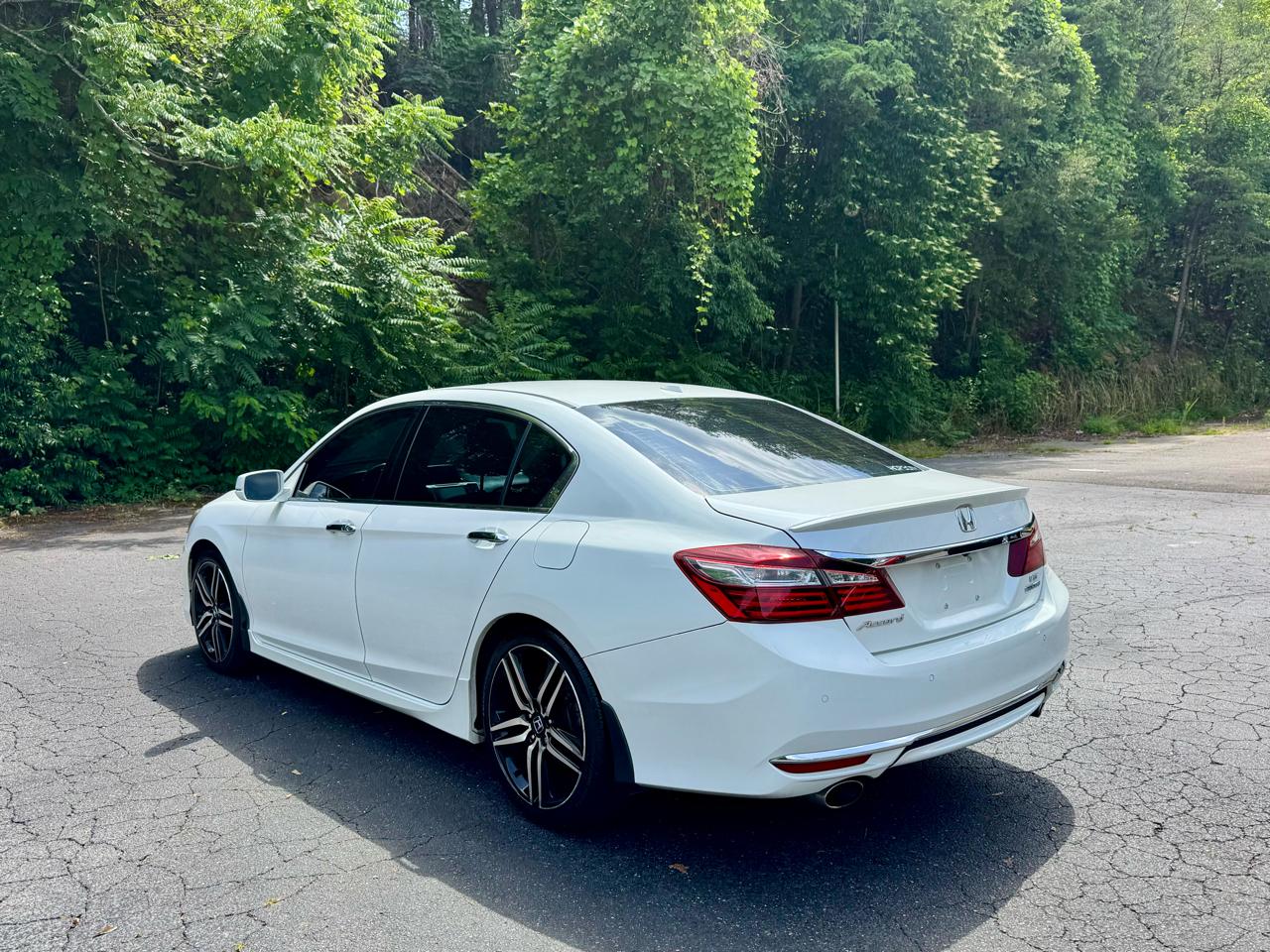 Honda Accord Touring V6 Sedan 6-Spd AT 2016