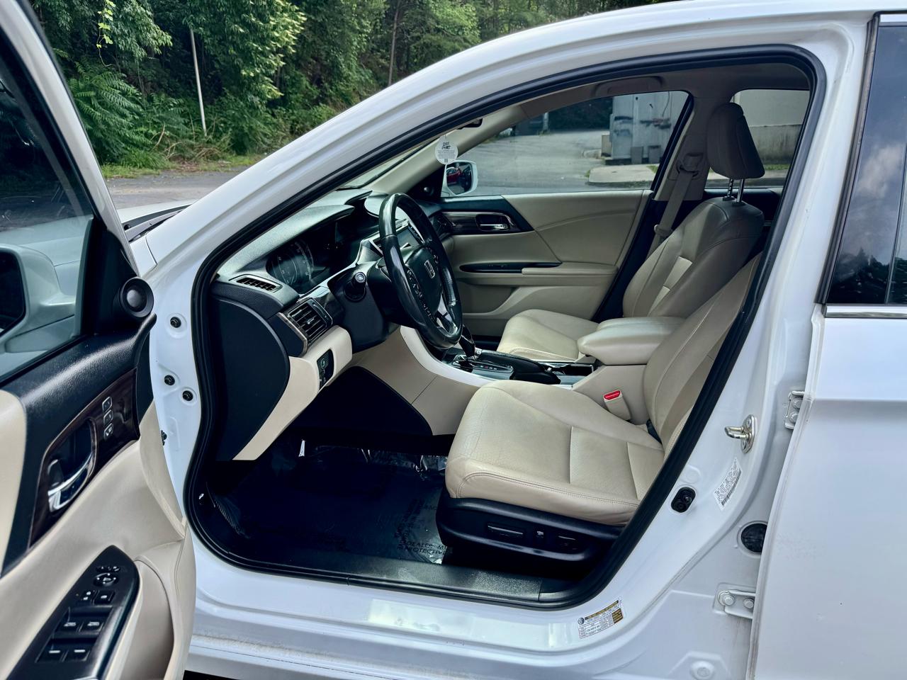 Honda Accord Touring V6 Sedan 6-Spd AT 2016