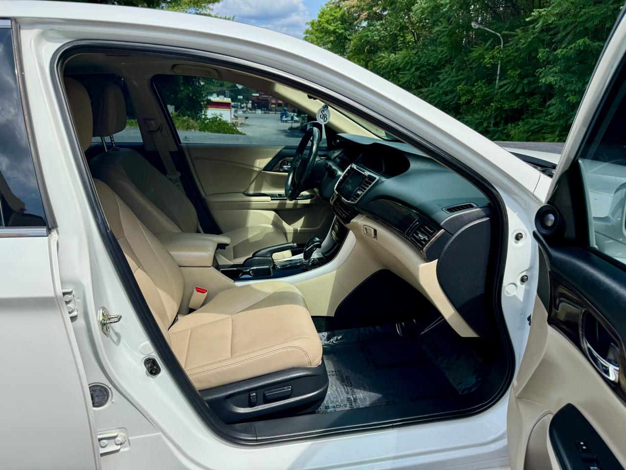 Honda Accord Touring V6 Sedan 6-Spd AT 2016