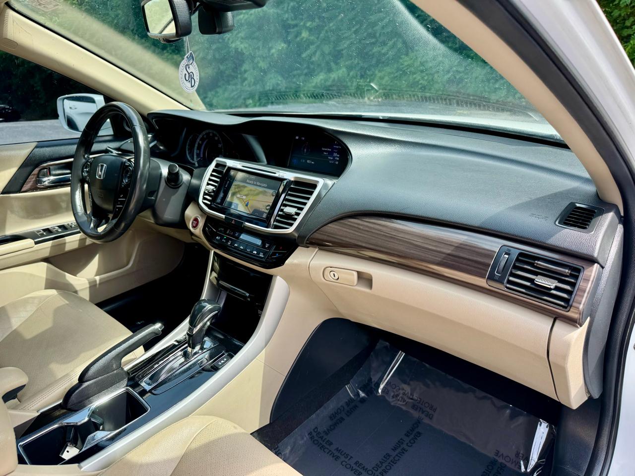 Honda Accord Touring V6 Sedan 6-Spd AT 2016