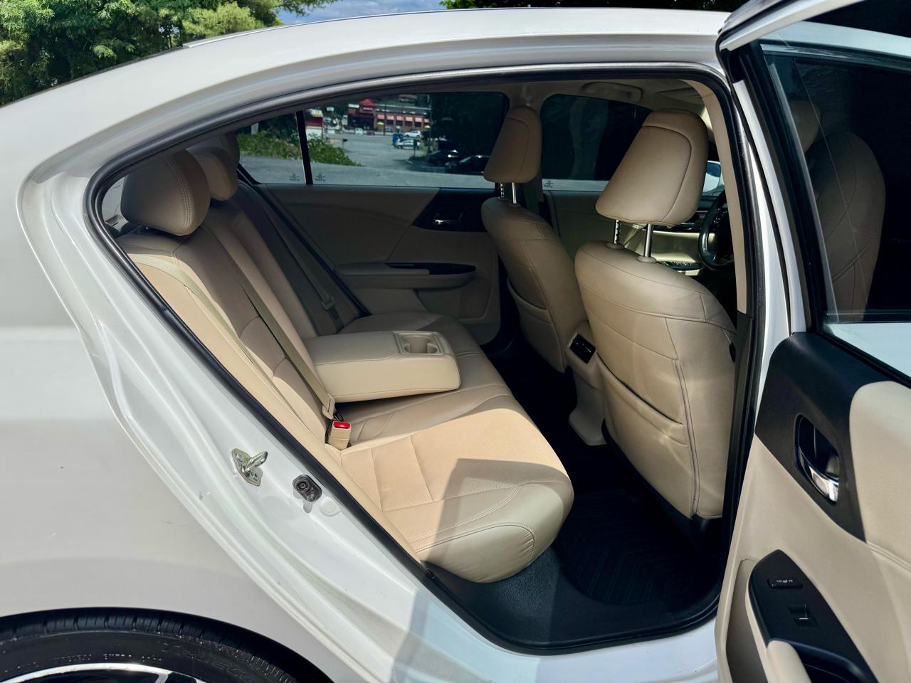 Honda Accord Touring V6 Sedan 6-Spd AT 2016