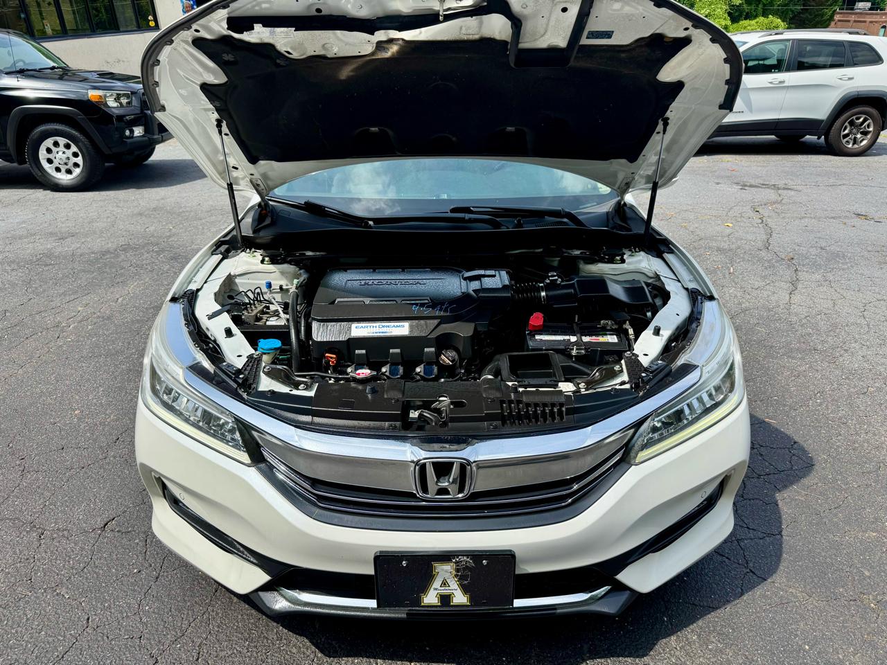 Honda Accord Touring V6 Sedan 6-Spd AT 2016