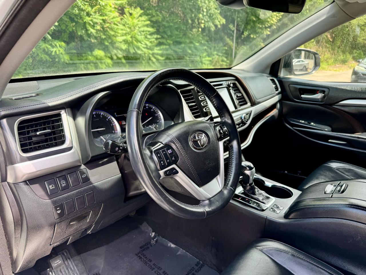 Toyota Highlander SE AWD V6 2018