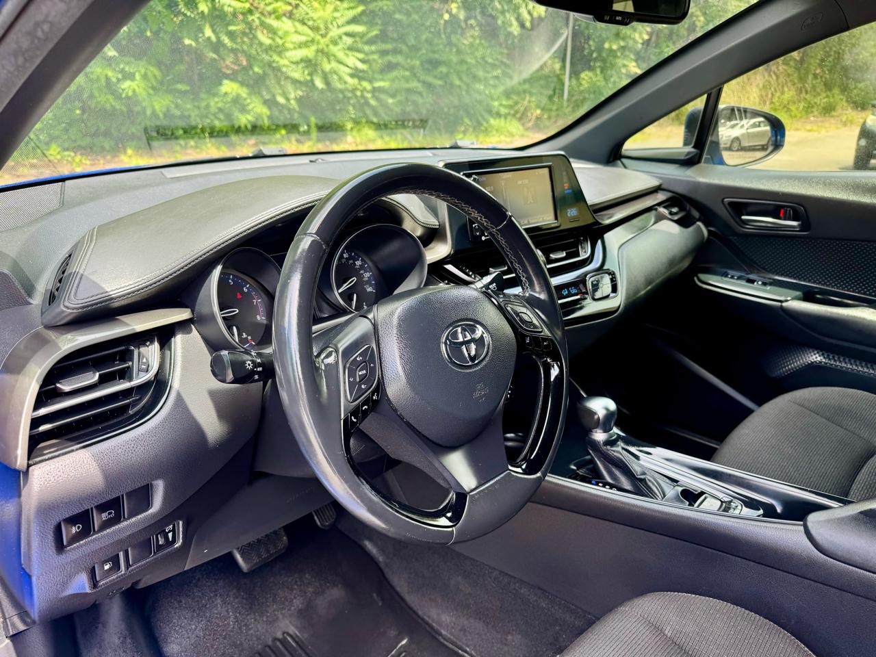 Toyota C-HR XLE 2018
