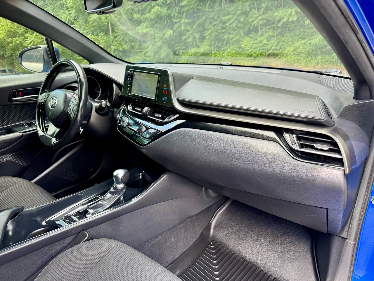 Toyota C-HR XLE 2018