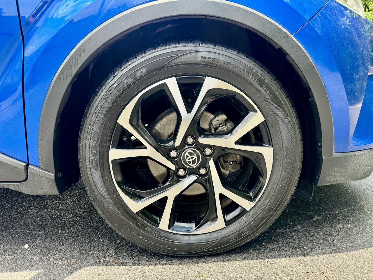 Toyota C-HR XLE 2018