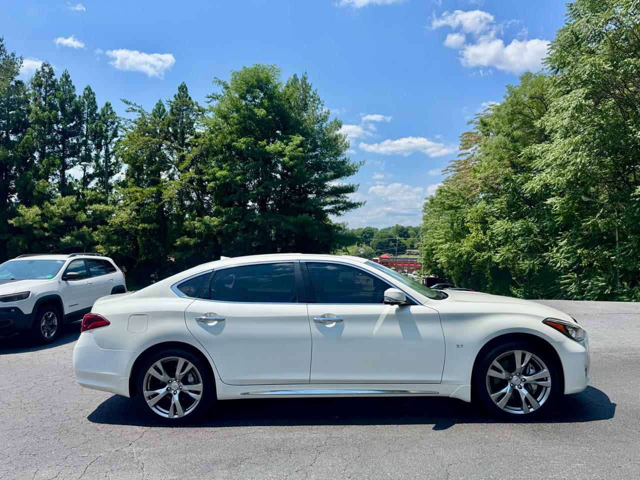Infiniti Q70 L 3.7 AWD 2016