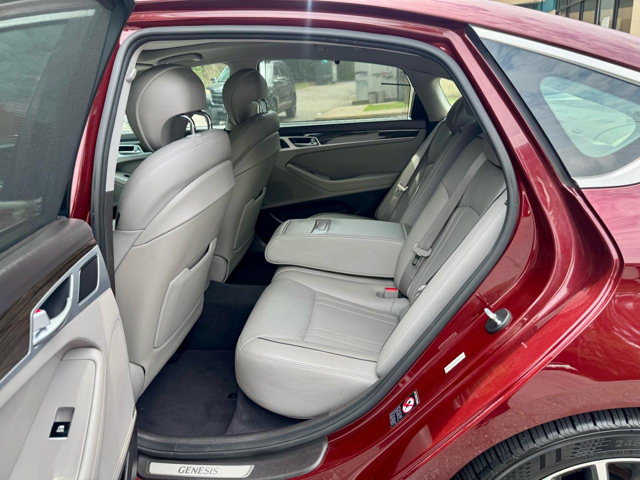 Hyundai Genesis 3.8L 2015