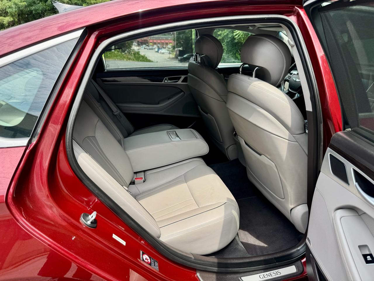 Hyundai Genesis 3.8L 2015