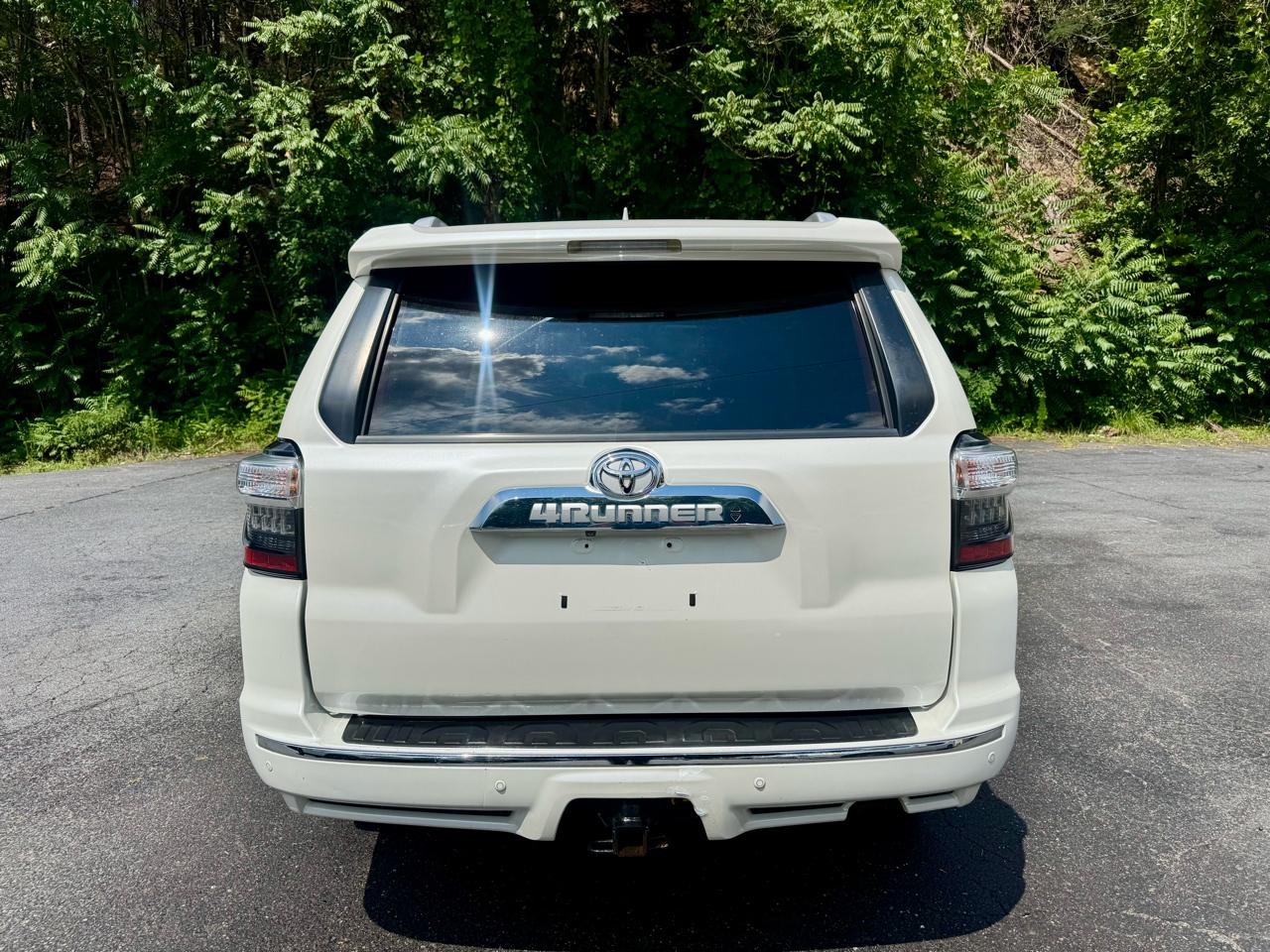 Toyota 4Runner Limited 4D SUV RWD V6 2016