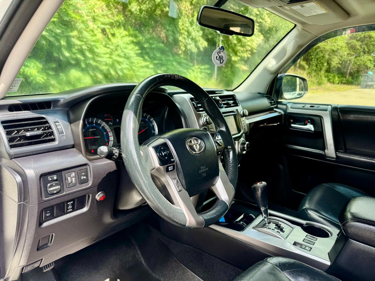 Toyota 4Runner Limited 4D SUV RWD V6 2016