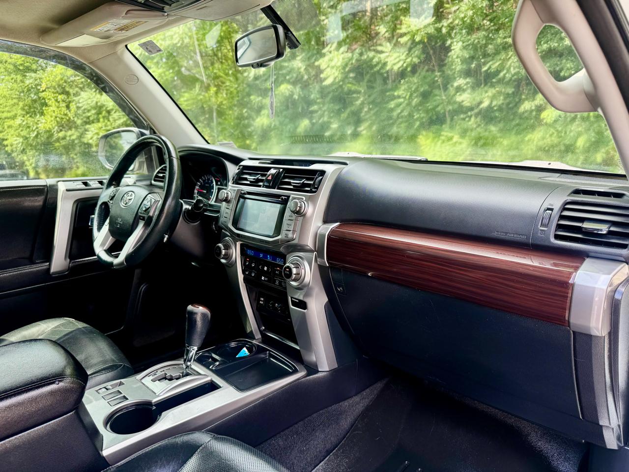 Toyota 4Runner Limited 4D SUV RWD V6 2016