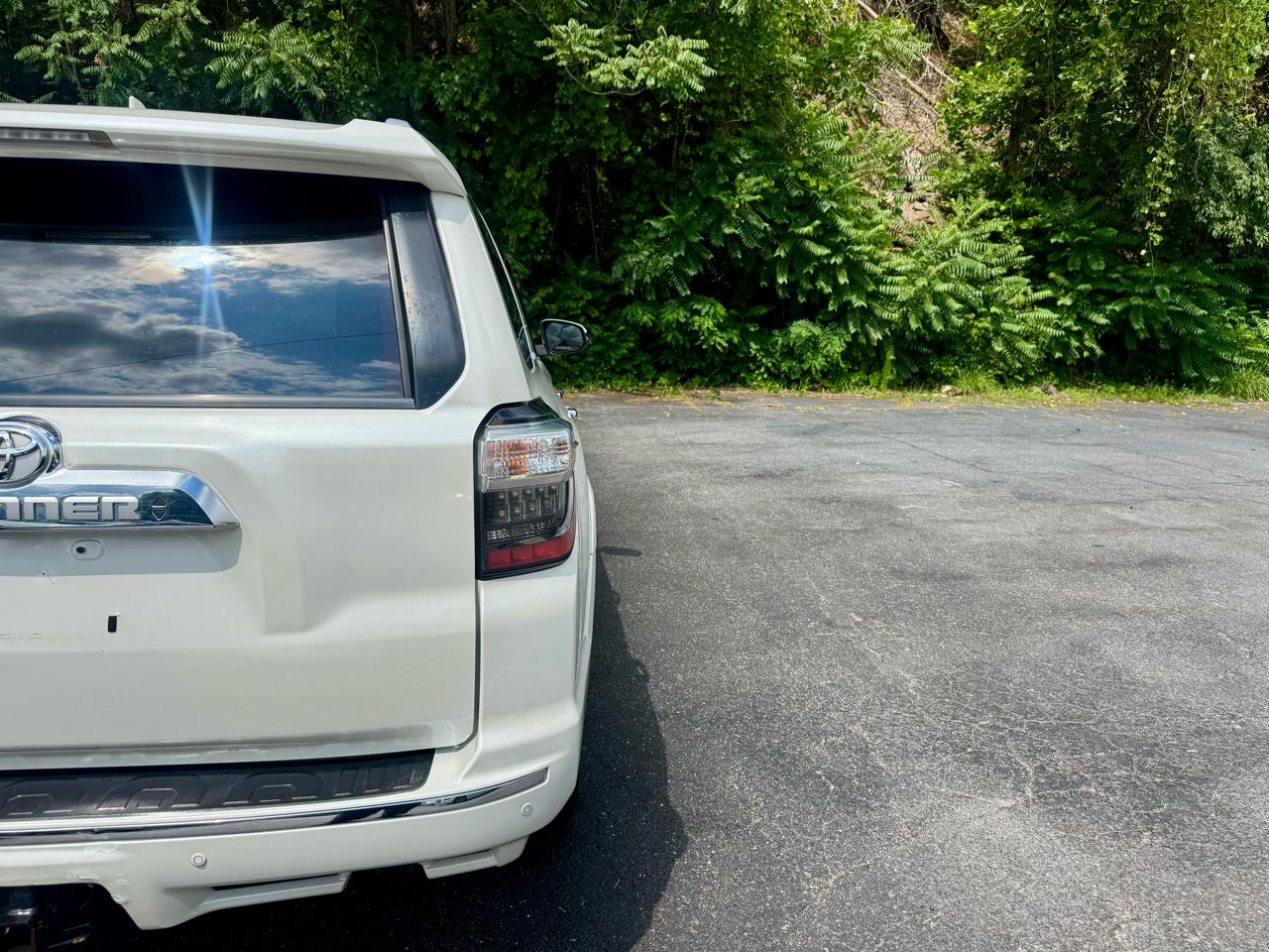 Toyota 4Runner Limited 4D SUV RWD V6 2016