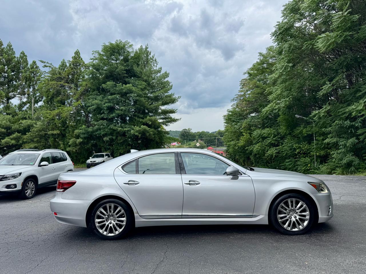 Lexus LS 460 Luxury Sedan 2014