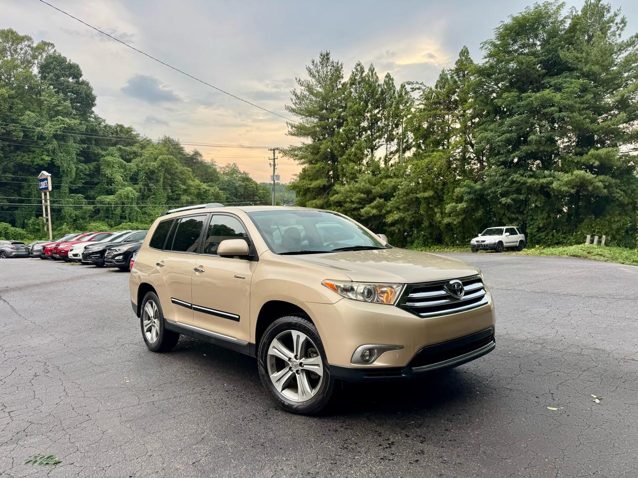 Toyota Highlander Limited 2WD 2011