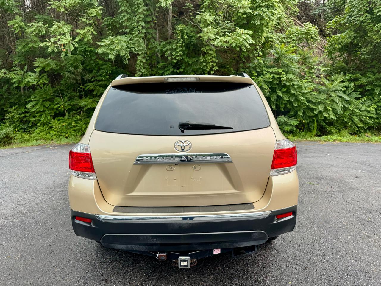 Toyota Highlander Limited 2WD 2011