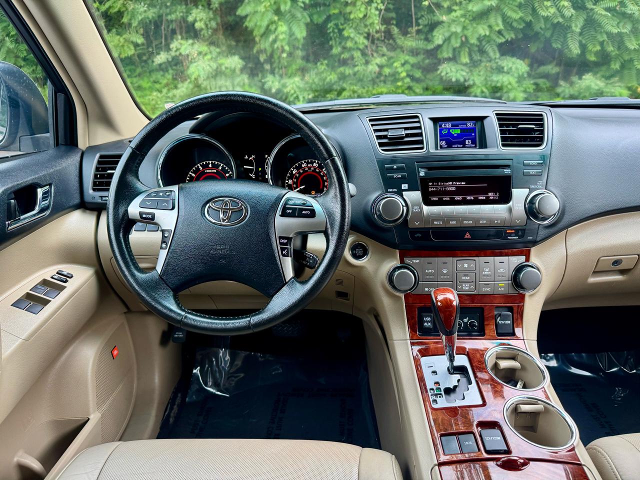 Toyota Highlander Limited 2WD 2011