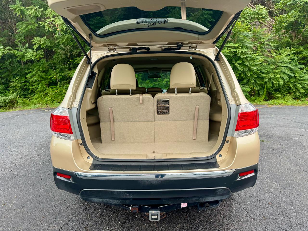 Toyota Highlander Limited 2WD 2011
